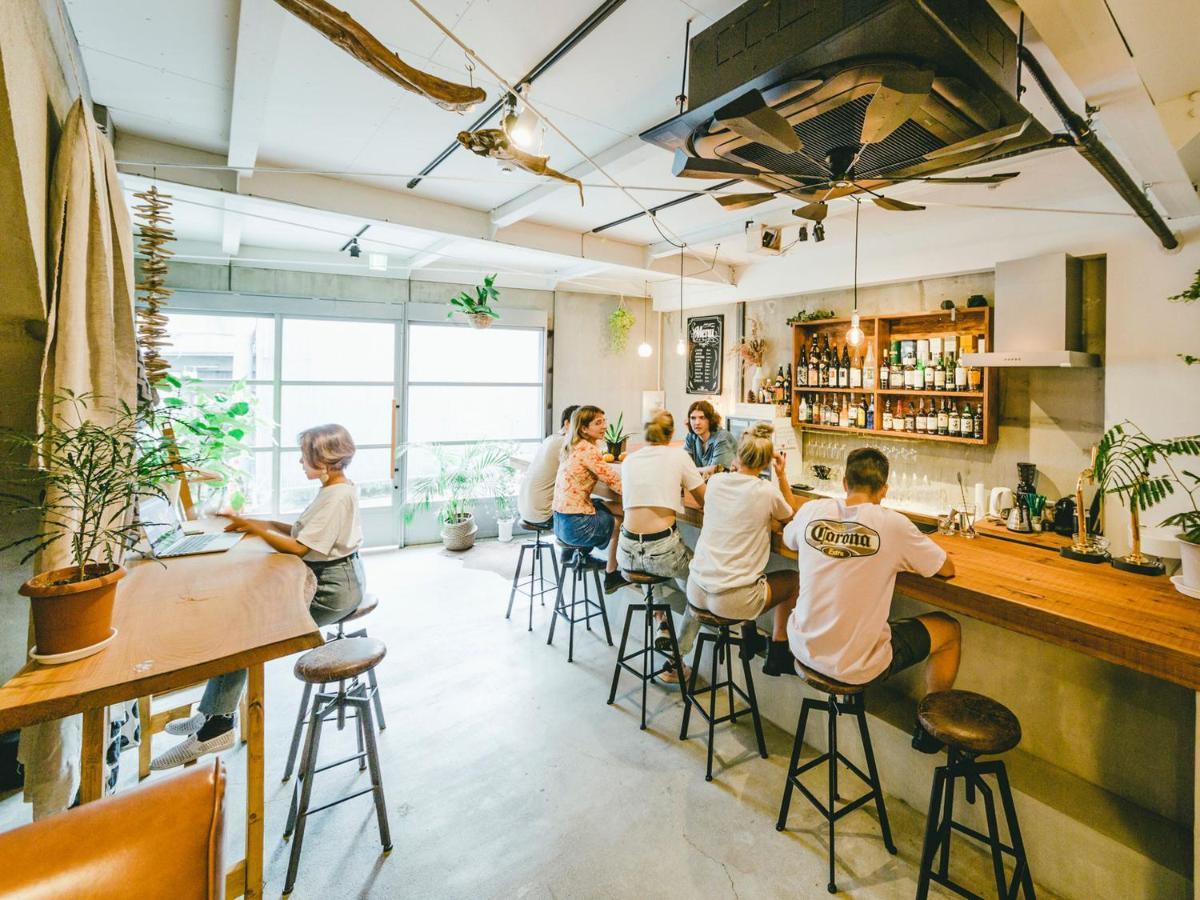 Hippo Hostel And Cafe Bar Осака Екстер'єр фото