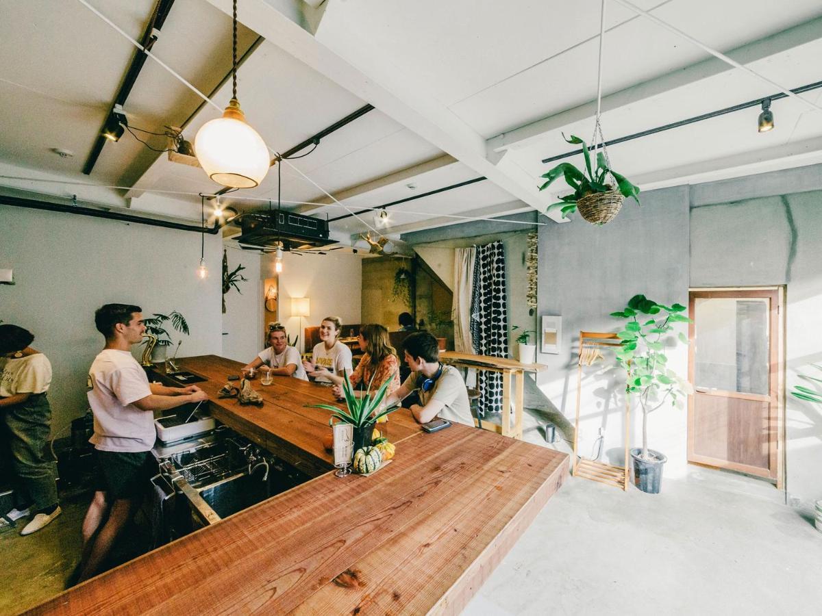 Hippo Hostel And Cafe Bar Осака Екстер'єр фото